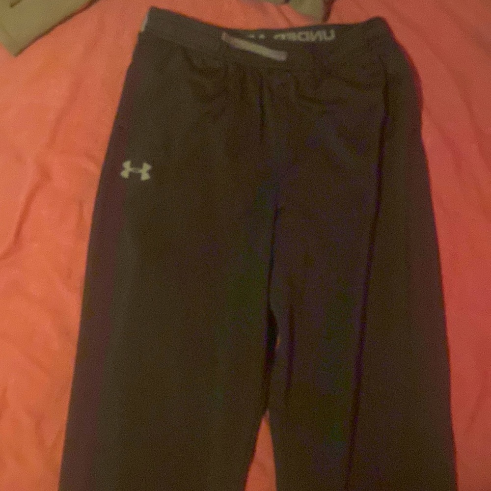 Under Armour youth xl loose fit athletic pants open hem